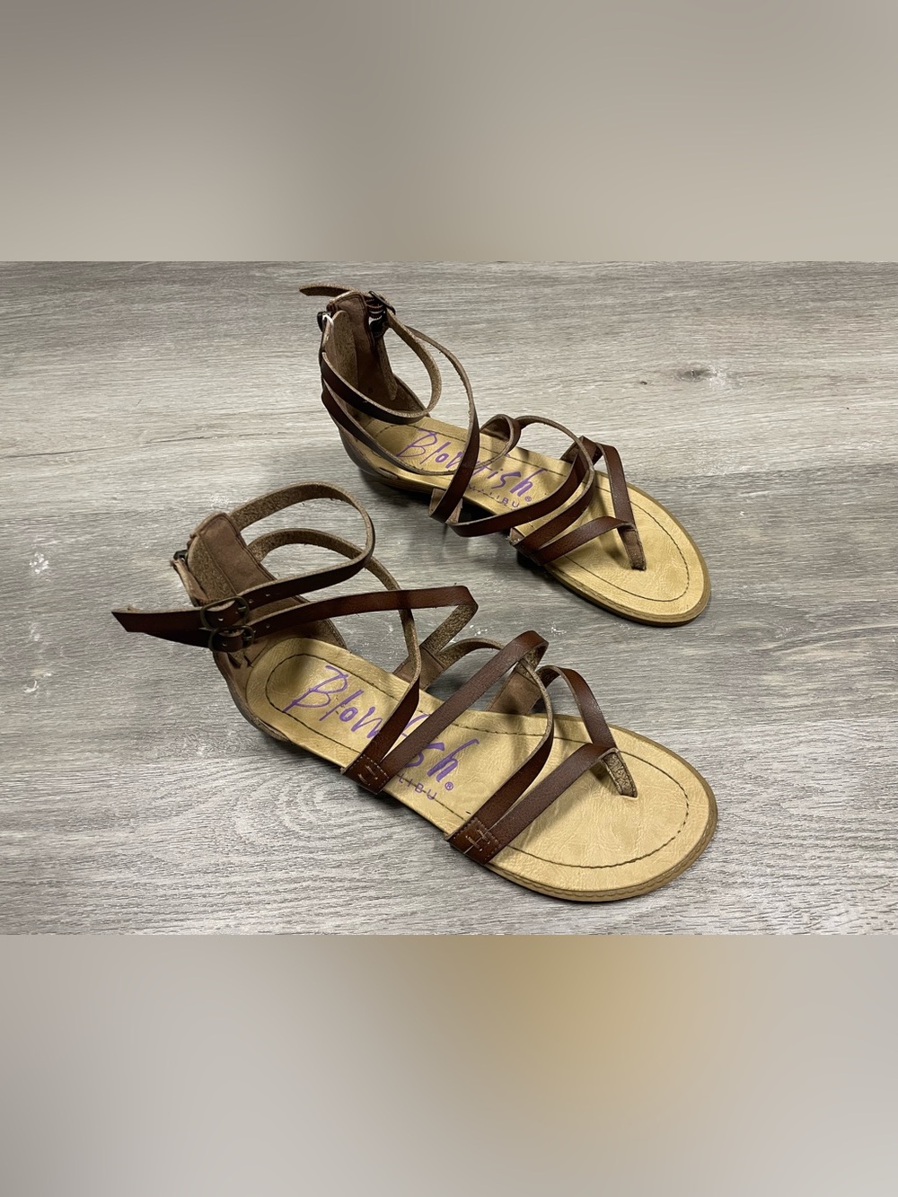 Blowfish Malibu Brown Strappy Gladiator Sandals Size 8 Ankle Buckle Boho Flats